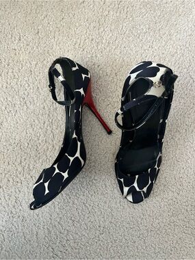 Gucci Nero Bianco Satin Red Heels - Black White Peep-Toe Ankle-Strap Pumps 8.5
